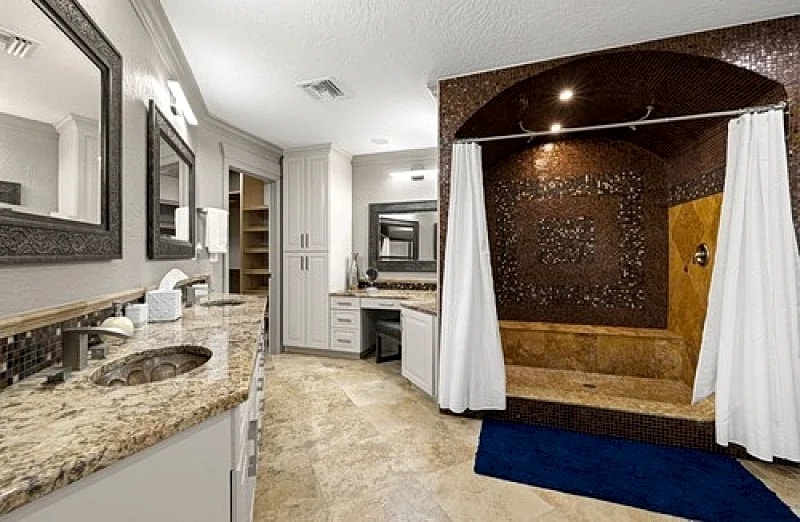 Private Waterfront Estate Event Venue / Vacation Rental-8 bd /7 bt sleeps 24 in St. Petersburg, Florida, United States — photo 5