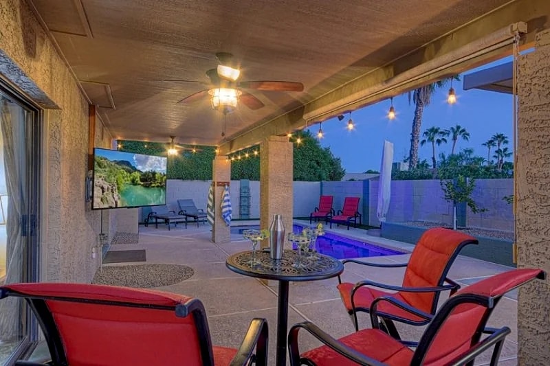 Relax at this Distinctive North Scottsdale Home with a Heated Salt Water Pool in Scottsdale, Arizona, United States — photo 3