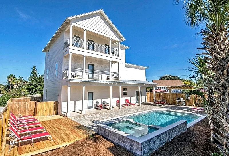 Coastal Charmer | Beach Views | Pool & Hot Tub | Game Room | Golf Cart | Weddings in Destin, Florida, United States — photo 3