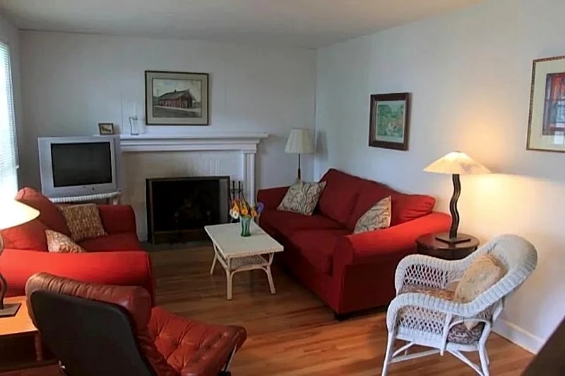 4-Bedroom Beach Home in Westbrook, CT with Private Shoreline Access in Westbrook, Connecticut, United States — photo 2