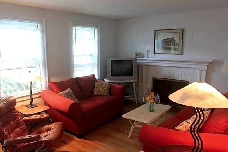 4-Bedroom Beach Home in Westbrook, CT with Private Shoreline Access in Westbrook, Connecticut, United States — photo 3