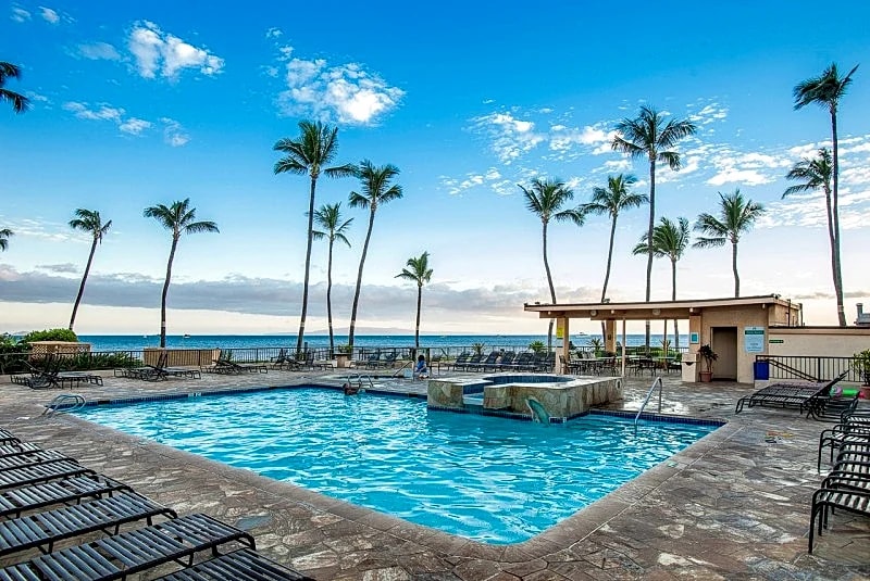 Experience Oceanfront Bliss at Sugar Beach Resort 530 in Kihei, Hawaii, United States — photo 3