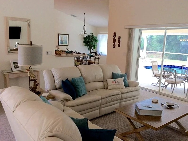 BEAUTIFUL SPACIOUS, CLEAN, 3 BED, 3 BATH, LARGE HEATED POOL- NO HURRICANE DAMAGE in Rotonda West, Florida, United States — photo 4