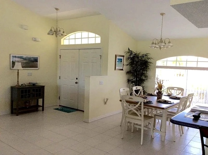 Beautiful, Clean, 3 Bed, 3 Bath, South Facing Heated Pool. No Hurricane Damage in Rotonda West, Florida, United States — photo 4