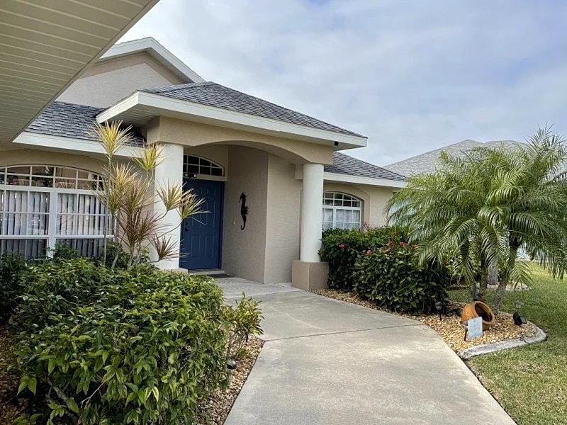 Beautiful, Clean, 3 Bed, 3 Bath, South Facing Heated Pool. No Hurricane Damage in Rotonda West, Florida, United States — photo 2