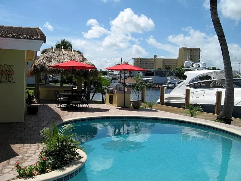 Waterfront with Yacht, Newly Remodeled & Furnished - Pompano Beach in Pompano Beach, Florida, United States — photo 2