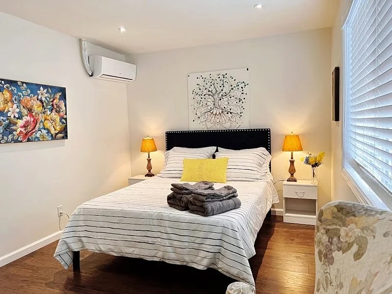 2 bedrooms/kitchen/pet friendly-5 mins to downtown LA