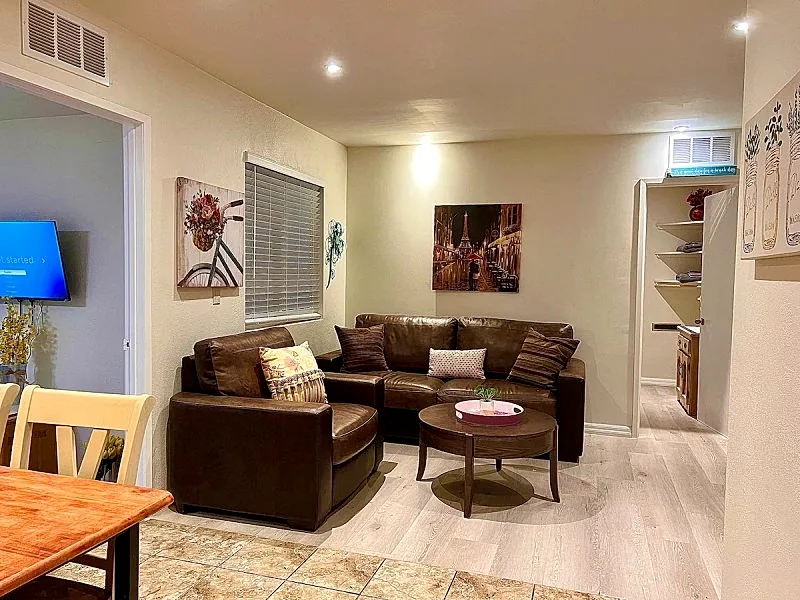 Spacious apartment 5 min to DTLA