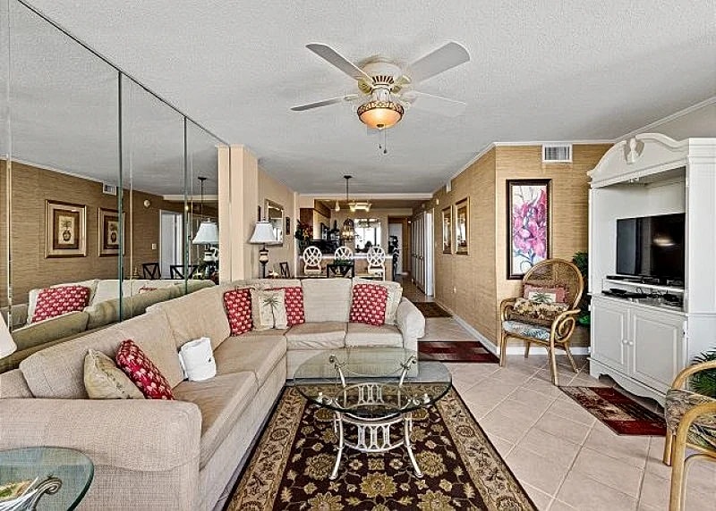 Beautifully Decorated and Well Kept oceanfront condo + FREE DAILY ACTIVITIES! in North Myrtle Beach, South Carolina, United States — photo 5