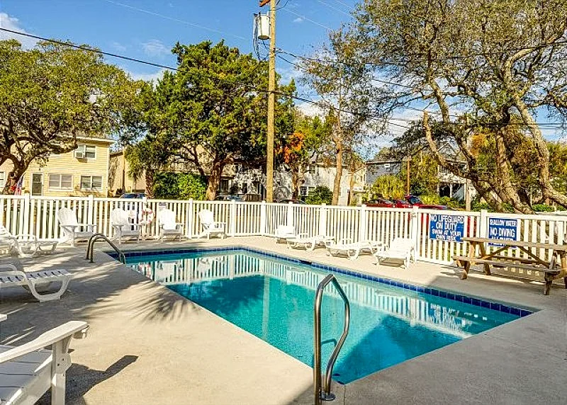 2 story, 2nd Row Beach House w/private pool & hot tub + FREE DAILY ACTIVITIES in North Myrtle Beach, South Carolina, United States — photo 2