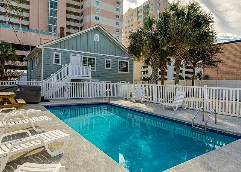 2 story, 2nd Row Beach House w/private pool & hot tub + FREE DAILY ACTIVITIES in North Myrtle Beach, South Carolina, United States — photo 4