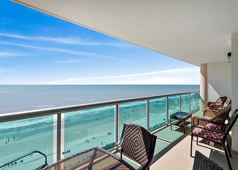 Splendid oceanfront retreat in a family resort + FREE DAILY ACTIVITIES! in North Myrtle Beach, South Carolina, United States — photo 5