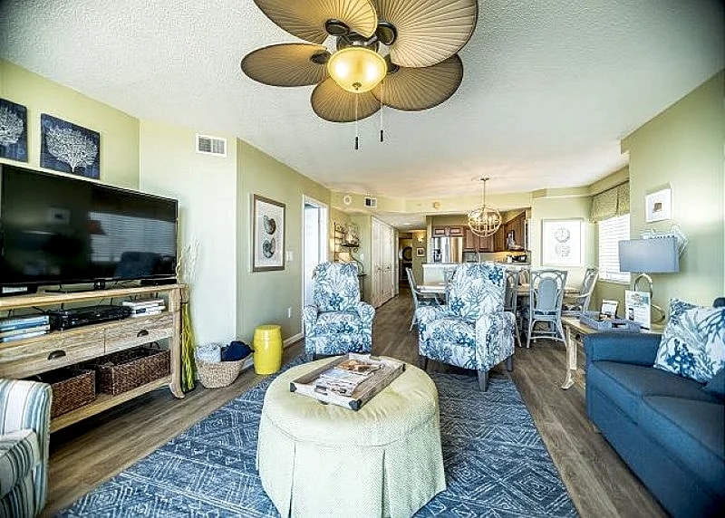 Spacious 1st floor oceanfront condo + FREE DAILY ACTIVITIES in North Myrtle Beach, South Carolina, United States — photo 4