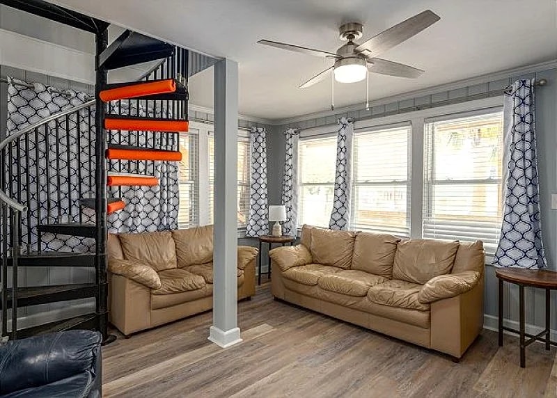 Newly Refurbished Beach House w/Pool & Hot Tub + FREE DAILY ACTIVITIES!! in North Myrtle Beach, South Carolina, United States — photo 4