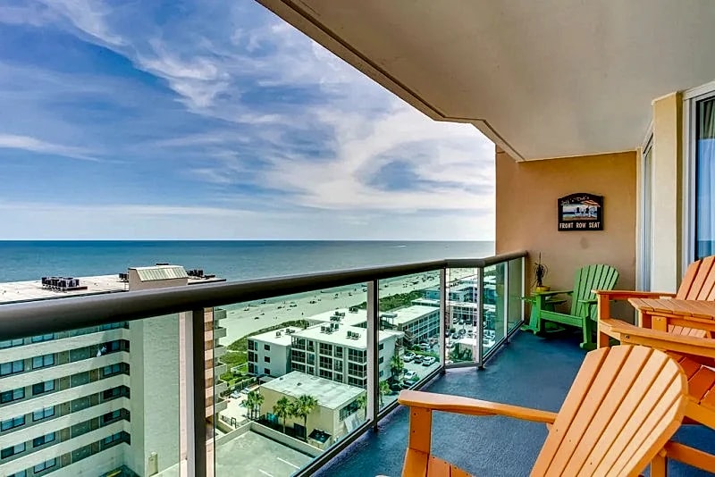 Luxury condo, across the street from the beach + FREE DAILY ACTIVITIES! in North Myrtle Beach, South Carolina, United States — photo 3