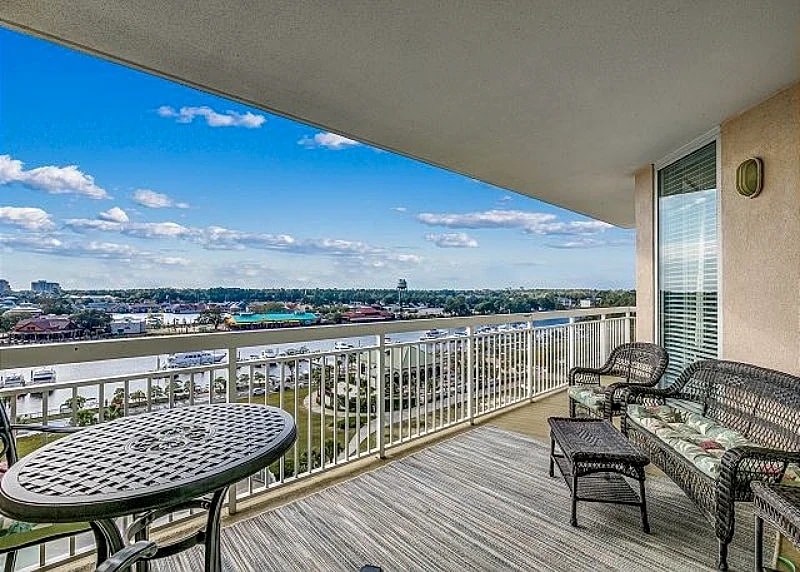 Spacious condo in Barefoot Golf Resort + FREE DAILY ACTIVITIES! in North Myrtle Beach, South Carolina, United States — photo 5
