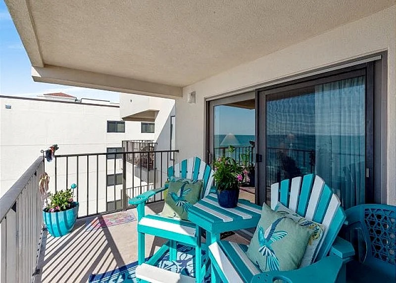 2nd floor condo in Cherry Grove, overlooking pond + FREE DAILY ACTIVITIES!!! in North Myrtle Beach, South Carolina, United States — photo 5