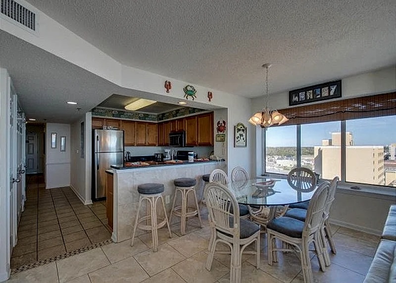Luxury oceanfront condo - Indoor/Outdoor Pools+ FREE DAILY ACTIVITIES! in North Myrtle Beach, South Carolina, United States — photo 4