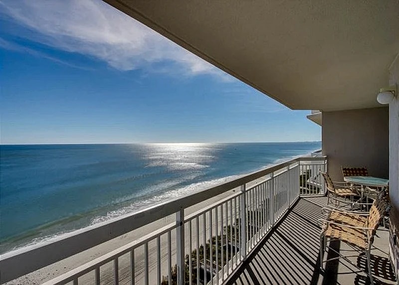 Luxury oceanfront condo - Indoor/Outdoor Pools+ FREE DAILY ACTIVITIES! in North Myrtle Beach, South Carolina, United States — photo 3
