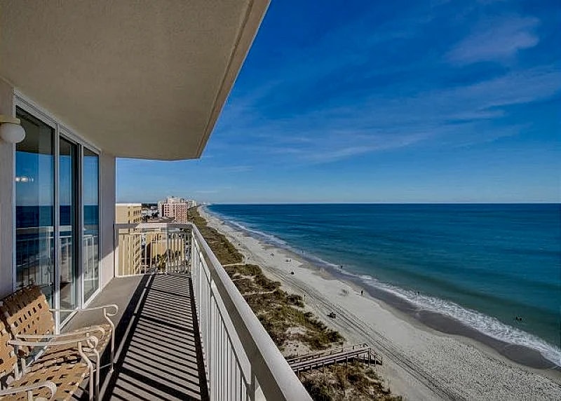 Luxury oceanfront condo - Indoor/Outdoor Pools+ FREE DAILY ACTIVITIES! in North Myrtle Beach, South Carolina, United States — photo 2