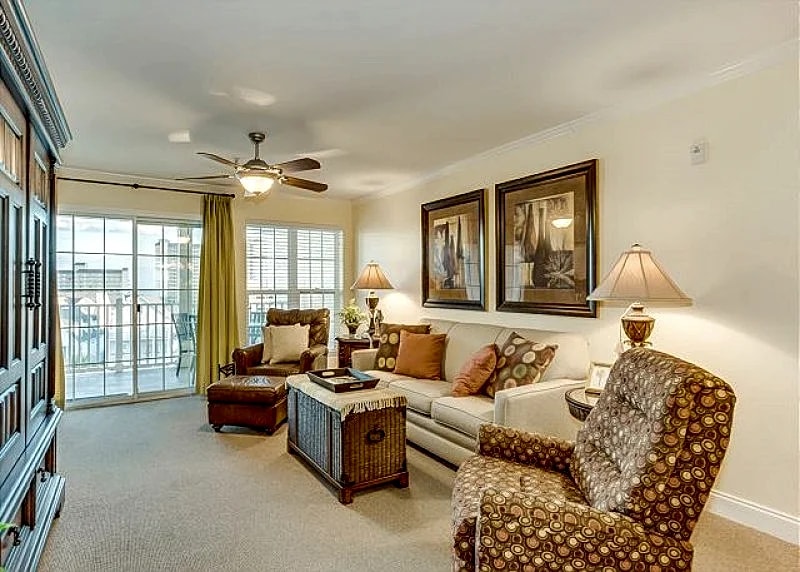 Luxury Condo, Beautiful Decor, On the Marsh + FREE DAILY ACTIVITIES! in North Myrtle Beach, South Carolina, United States — photo 2