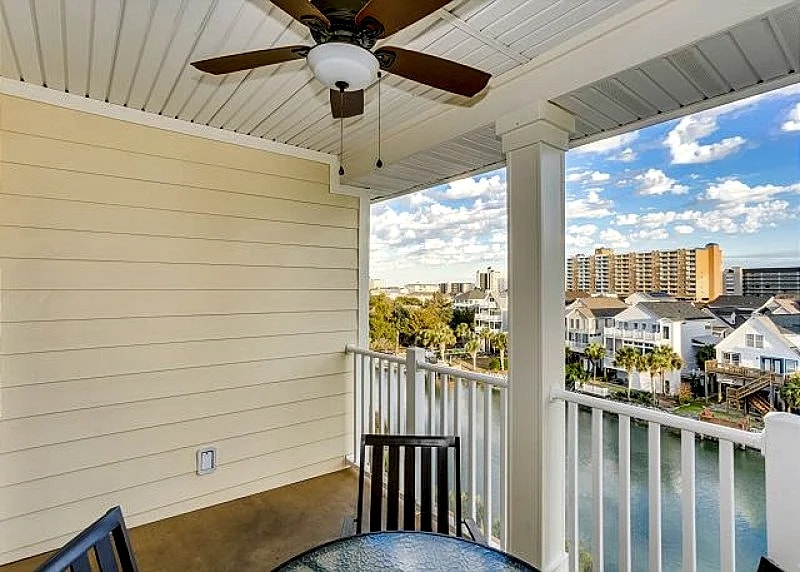 Luxury Condo, Beautiful Decor, On the Marsh + FREE DAILY ACTIVITIES! in North Myrtle Beach, South Carolina, United States — photo 3