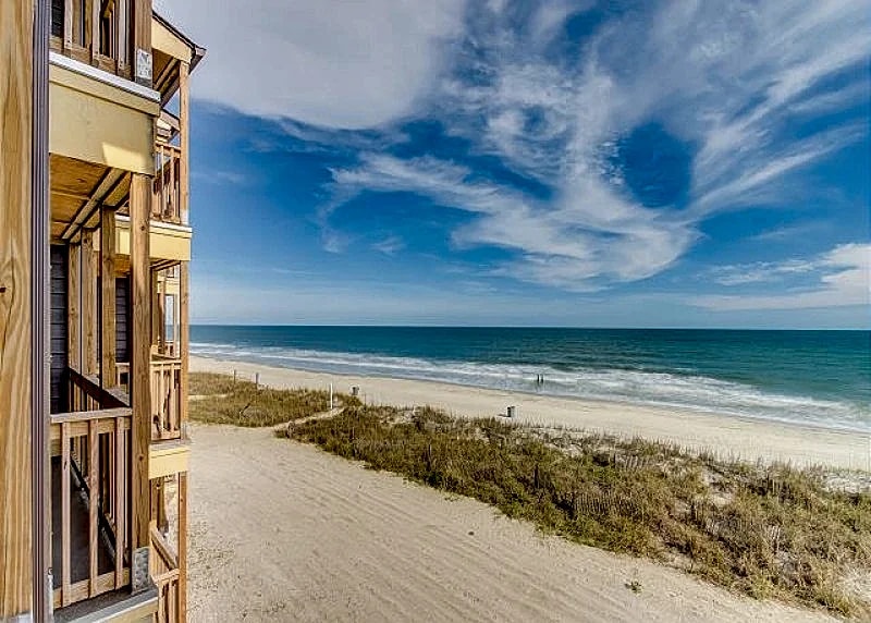 Beautiful Oceanfront Condo + FREE DAILY ACTIVITIES! in North Myrtle Beach, South Carolina, United States — photo 5