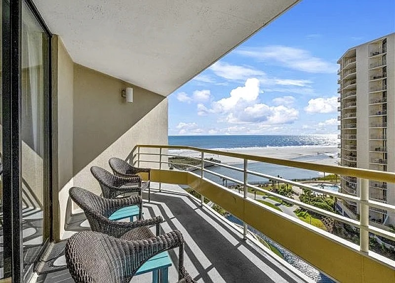 Oceanfront condo in private community + FREE DAILY ACTIVITIES! in North Myrtle Beach, South Carolina, United States — photo 3