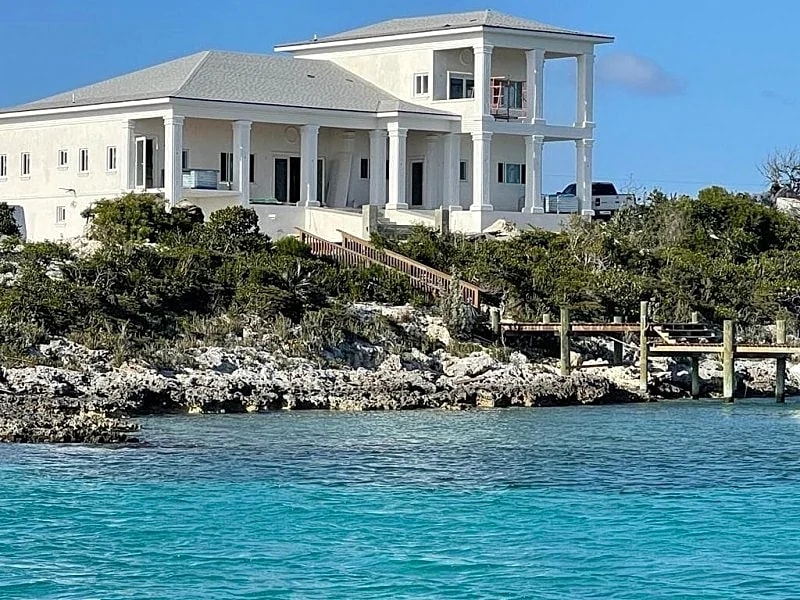 Beautiful modern Harbour house with amazing Sunset Views!