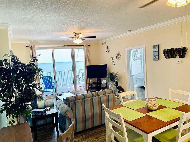 Condo on the Beach! Sleeps 6! Best Reviews! Many Extras to feel at home! in Panama City Beach, Florida, United States — photo 5