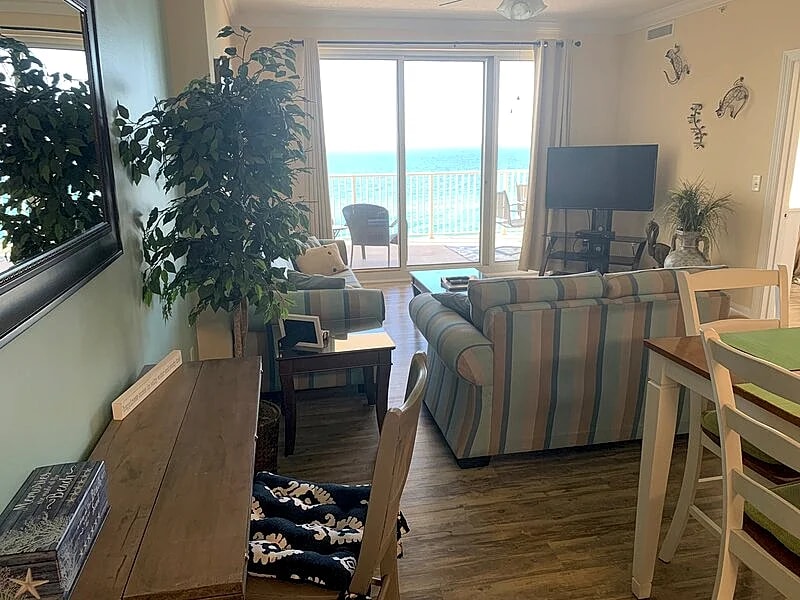 Condo on the Beach! Sleeps 6! Best Reviews! Many Extras to feel at home! in Panama City Beach, Florida, United States — photo 4