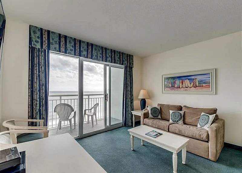 Oceanfront condo in a great resort + FREE DAILY ACTIVITIES!