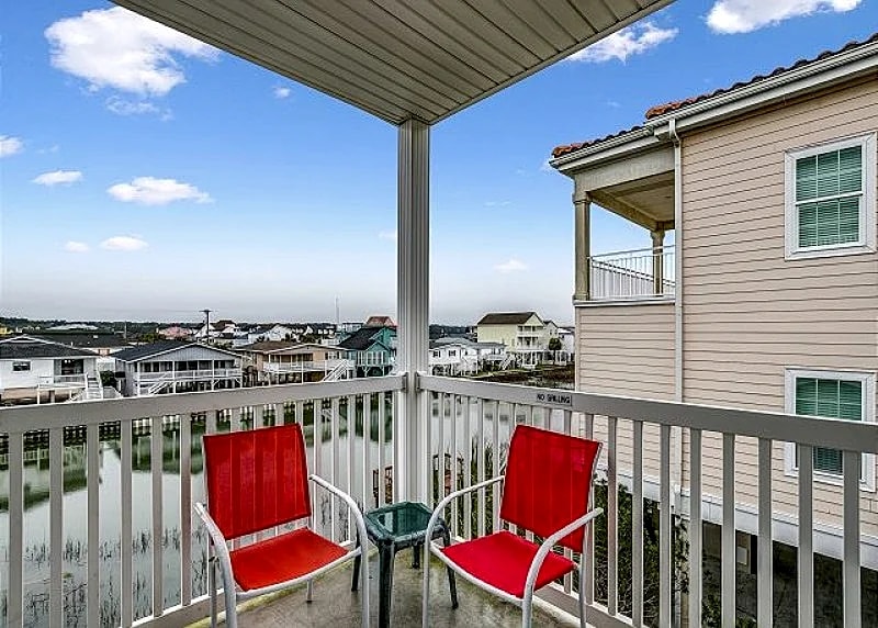 Spacious Condo overlooking the inlet + FREE DAILY ACTIVITIES! in North Myrtle Beach, South Carolina, United States — photo 3