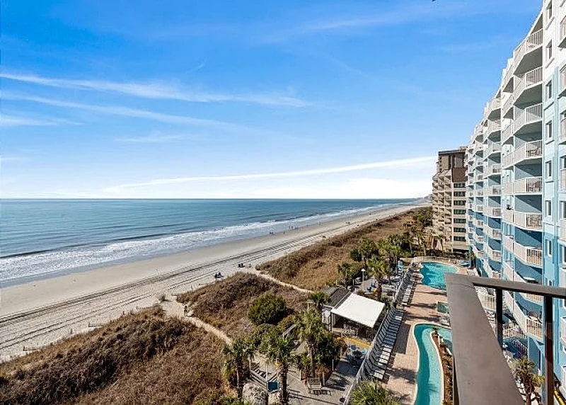Spacious oceanfront condo, close to restaurants + FREE DAILY ACTIVITIES! in North Myrtle Beach, South Carolina, United States — photo 5