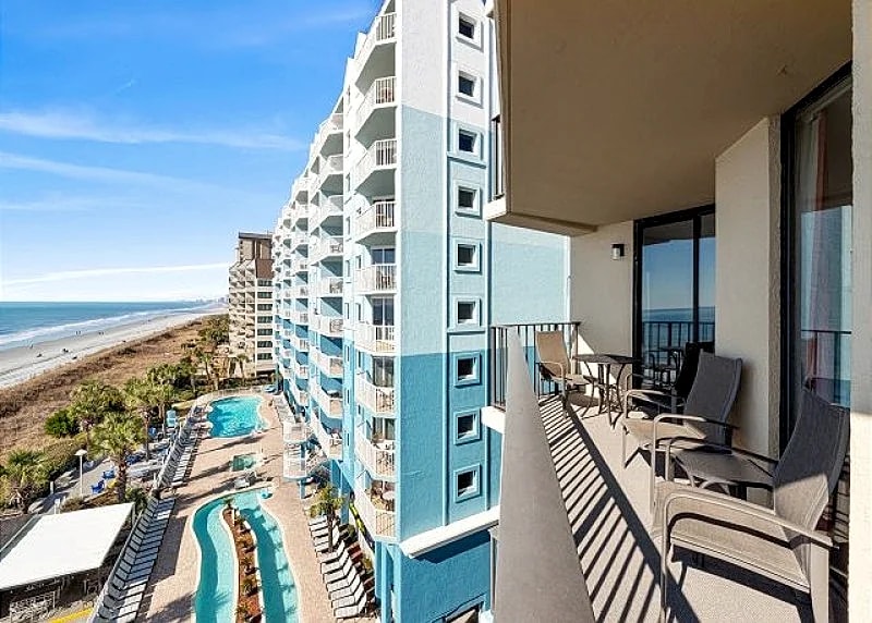 Spacious oceanfront condo, close to restaurants + FREE DAILY ACTIVITIES! in North Myrtle Beach, South Carolina, United States — photo 4