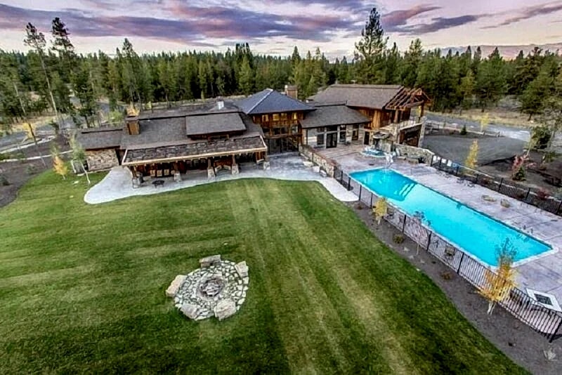 Red Tail on the River - Private Hot Tub - River - Clubhouse w/gym, seasonal pool, sauna - Luxury in McCall, Idaho, United States — photo 5