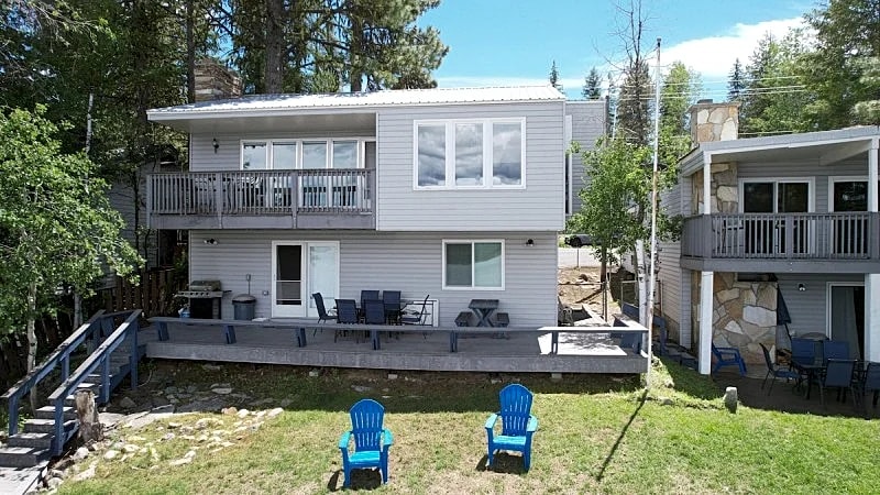Almost Heaven-Lakefront-Shared dock w/Annie's Place-Rent both for a 6-room getaway for large groups! in McCall, Idaho, United States — photo 3