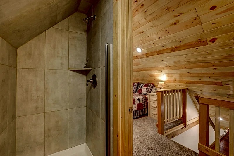 Carlson Cabin - Payette River Views and Access - Fishing - Private Wooded Setting - Pet Friendly in McCall, Idaho, United States — photo 3