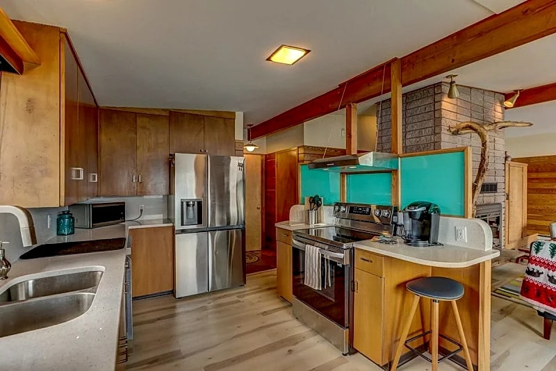 Laur House on Little Payette Lake - Lakefront - Deck - Trailer & pet friendly - WiFi in McCall, Idaho, United States — photo 5
