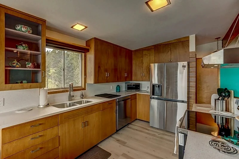 Laur House on Little Payette Lake - Lakefront - Deck - Trailer & pet friendly - WiFi in McCall, Idaho, United States — photo 2