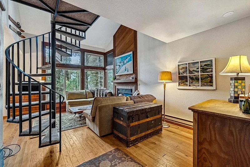 New! Brundage Meadows 1 - Bright, cozy - 2story - wood stove - forest views - by trails, lake, town in McCall, Idaho, United States — photo 3