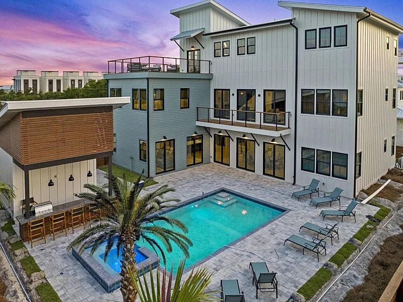 Emerald Palace | Pool | Hot Tub | Game Room | Weddings | Movie Room