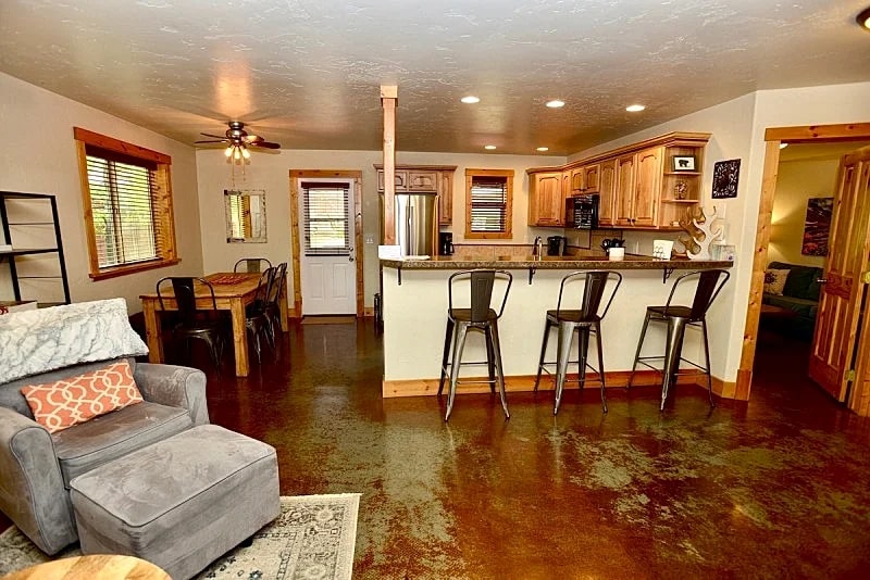 Sweet Dreams Retreat - Pet Friendly - Near Golf Course and Ponderosa State Park - Wifi in McCall, Idaho, United States — photo 4