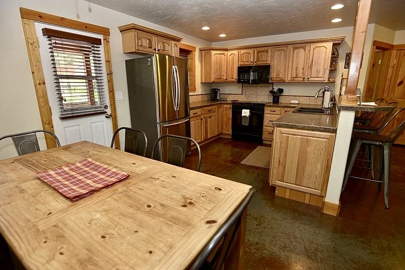 Sweet Dreams Retreat - Pet Friendly - Near Golf Course and Ponderosa State Park - Wifi in McCall, Idaho, United States — photo 3