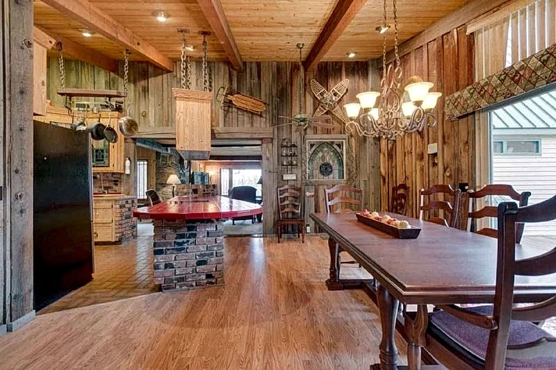 Seasons at McCall - Indoor Pool - Game Room - Outdoor Hot Tub - Bar room - Pool table in McCall, Idaho, United States — photo 3
