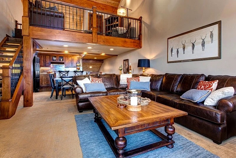 Mid-Mountain » Pool, Private Hot Tub, Easy Access to Silver Lake Village/Lift