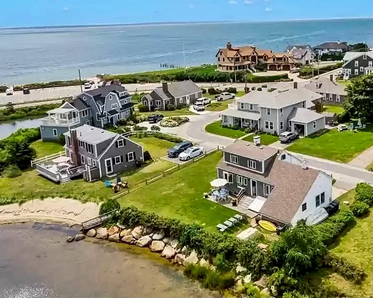 Oasis Across from Bristol Beach/Large Deck with Oceanviews
