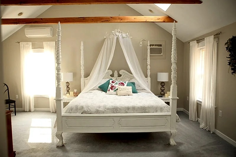 Honeymoon, Anniversary and Romantic Getaway Cottage in Lancaster, Pennsylvania, United States — photo 2
