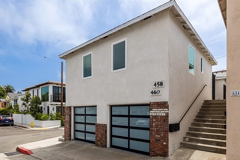 Picture-Perfect Coastal Living Steps from the Sand – North Hermosa Beach 1-Bedroom Gem in Hermosa Beach, California, United States — photo 2