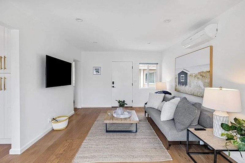 Picture-Perfect Coastal Living Steps from the Sand – North Hermosa Beach 1-Bedroom Gem in Hermosa Beach, California, United States — photo 5